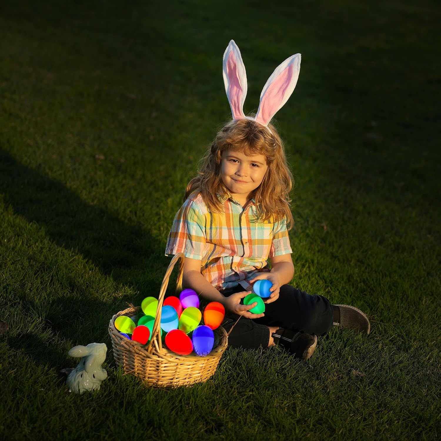 image:imageJOYIN 100 Mini Glow Sticks17 8 Colors Small Glow in The Dark for Easter Eggs Party FavorsEaster Basket Stuffer Party Pack Weddings Classroom Decorations Prizes